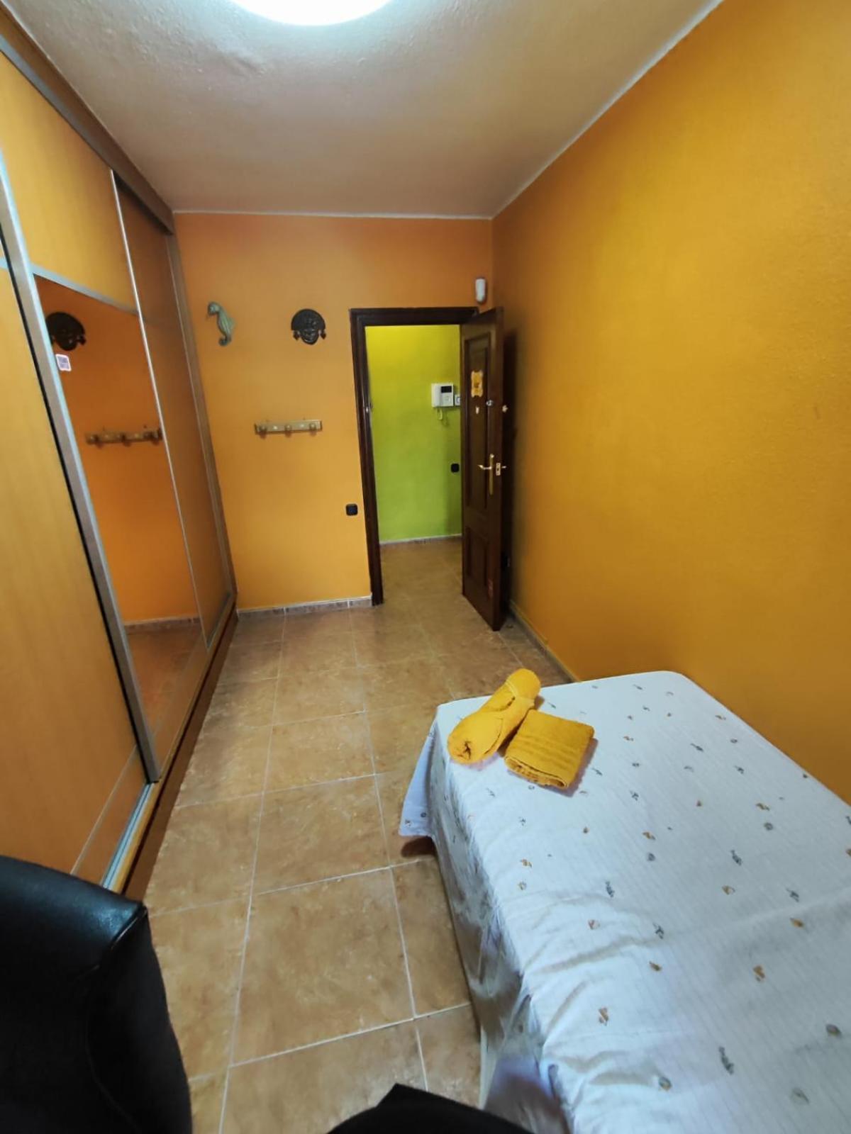Valencia Avenida Del Puerto Private Rooms ภายนอก รูปภาพ